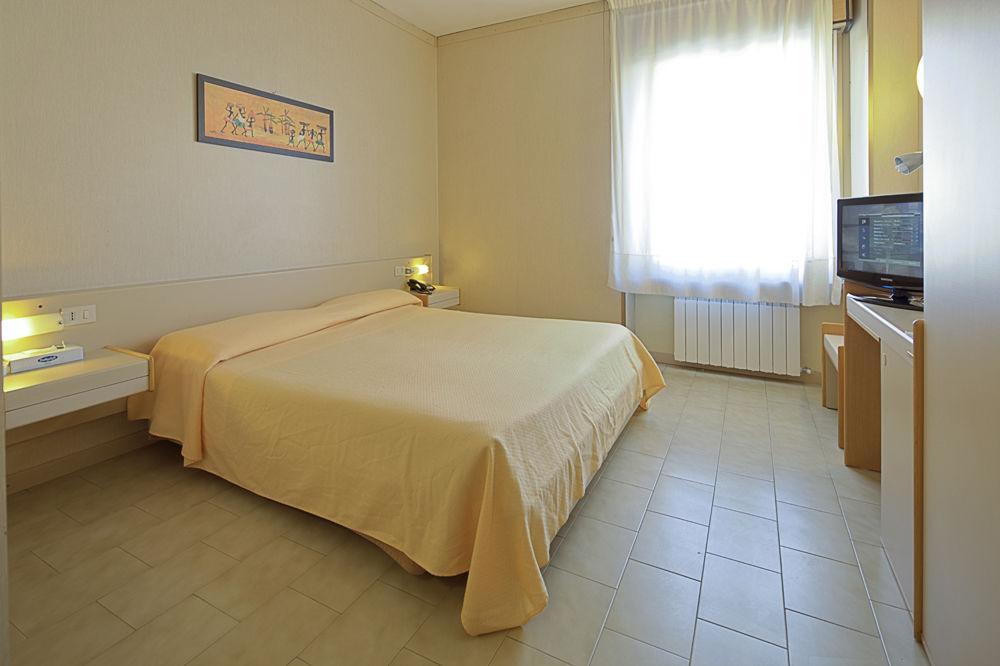 Mary Hotel 3*